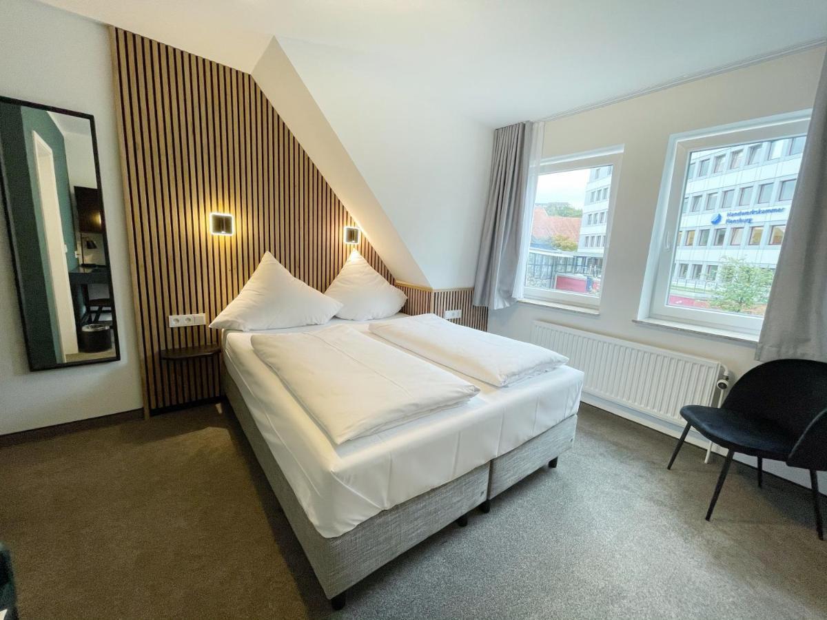 Hotel Xenia เฟลนส์บวร์ก ภายนอก รูปภาพ