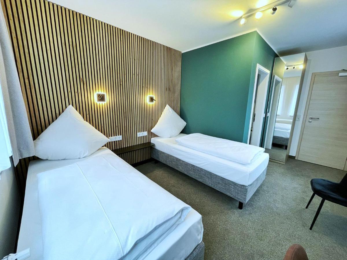 Hotel Xenia เฟลนส์บวร์ก ภายนอก รูปภาพ